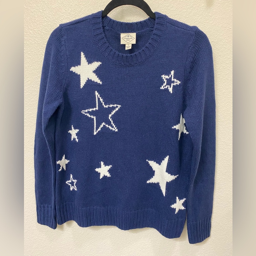 St. John's Bay Navy Blue Sweater with White‎ Stars Small